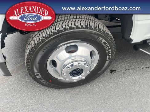 New 2025 Ford F350 XL w/ XL Chrome Package image 10