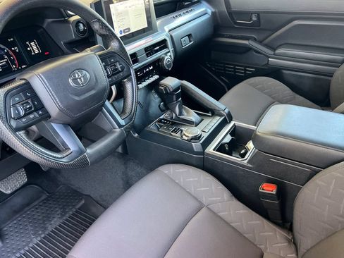 Certified 2025 Toyota Tacoma SR5 AWD/4WD image 13