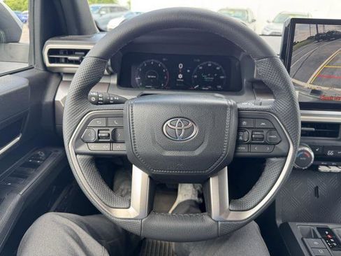 Certified 2025 Toyota Tacoma TRD Off-Road image 14