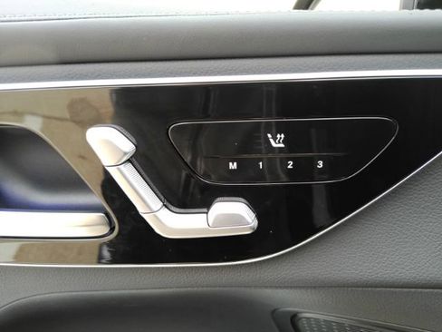 Used 2023 Mercedes-Benz GLC 300 4MATIC image 17