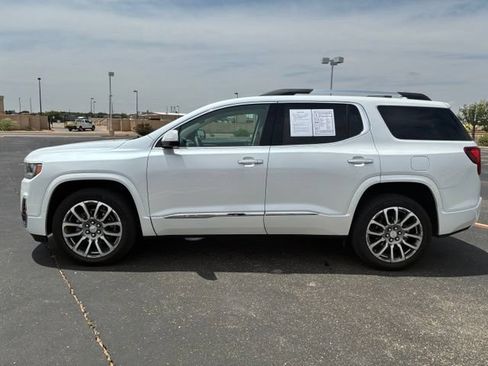 Used 2023 GMC Acadia Denali w/ Denali Ultimate Package FWD image 3