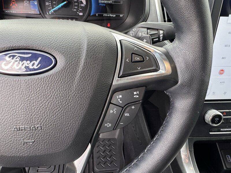 Used 2022 Ford Edge Titanium w/ Class II Trailer Tow Package AWD/4WD image 18