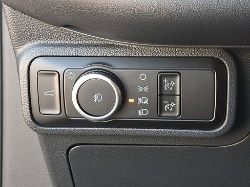 Used 2025 Ford Explorer ST image 28