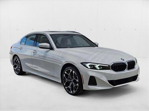 Used 2025 BMW 330i Sedan w/ Convenience Package image 6