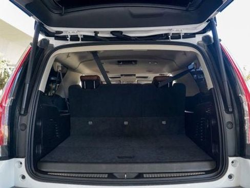 Used 2019 Cadillac Escalade ESV Premium Luxury image 73