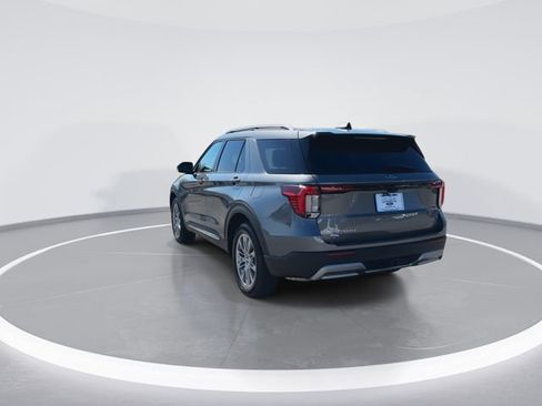 Used 2025 Ford Explorer Platinum RWD image 6