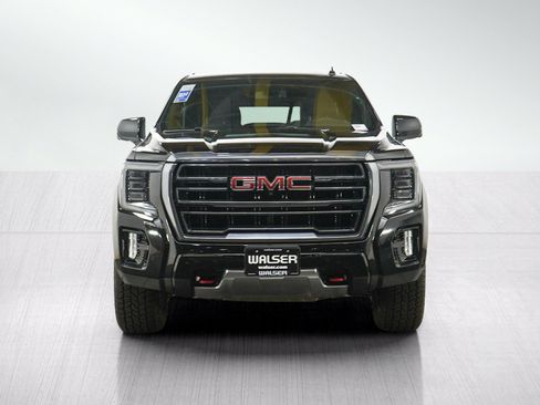 Used 2022 GMC Yukon AT4 w/ AT4 Premium Package AWD/4WD image 9