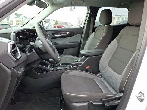 Used 2025 Chevrolet TrailBlazer LT AWD/4WD image 17