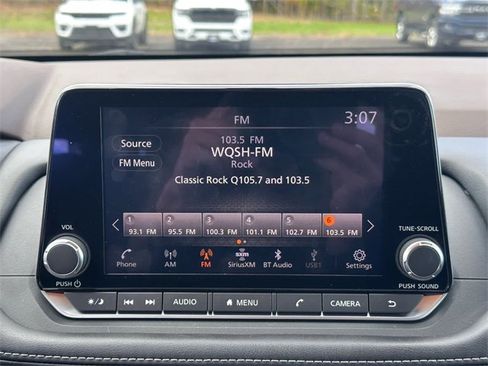 Used 2023 Nissan Rogue S image 16