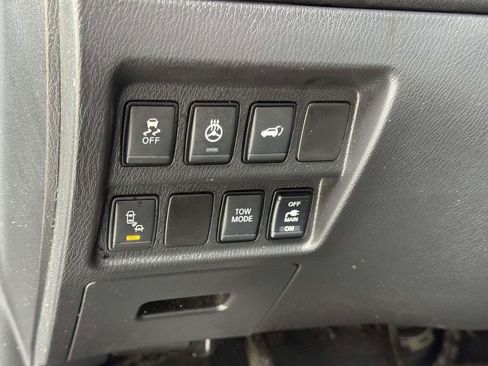 Used 2020 Nissan Pathfinder SL AWD/4WD image 9