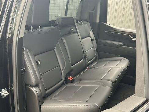 Used 2025 GMC Sierra 1500 SLT w/ SLT Premium Plus Package image 38