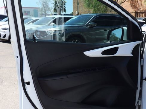 Used 2017 Chevrolet Spark LT image 32