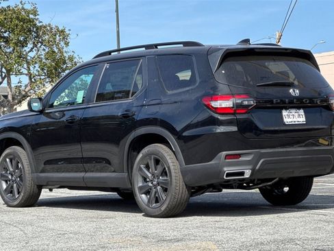 New 2025 Honda Pilot Sport image 6