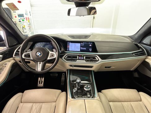 Used 2021 BMW X7 M50i w/ Dynamic Handling Package image 14
