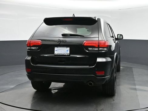 Used 2017 Jeep Grand Cherokee Altitude image 6