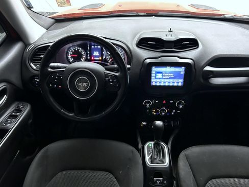 Used 2018 Jeep Renegade Altitude AWD/4WD image 14