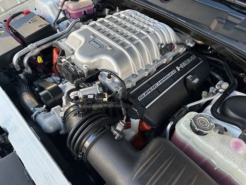 Used 2015 Dodge Challenger SRT Hellcat image 26