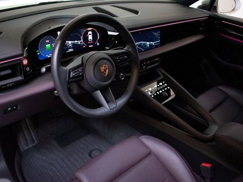 Certified 2025 Porsche Macan 4 Electric AWD/4WD image 4
