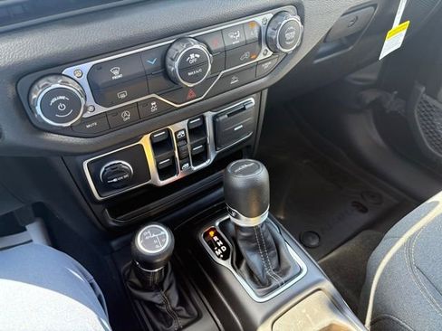 New 2026 Jeep Gladiator Sport AWD/4WD image 17