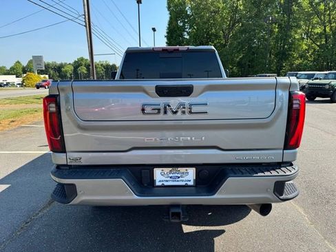 Used 2024 GMC Sierra 3500 Denali Ultimate AWD/4WD image 7