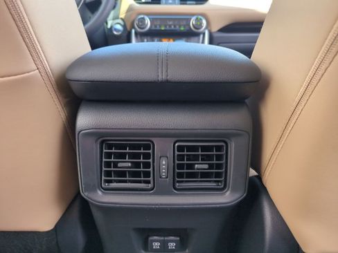Certified 2019 Toyota RAV4 Limited AWD/4WD image 18