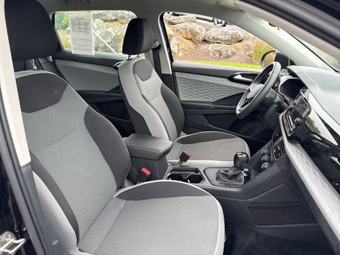 Certified 2023 Volkswagen Taos S FWD image 13