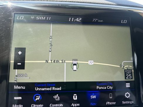 Used 2021 Jeep Grand Cherokee Limited image 23