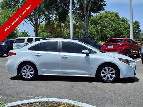 Used 2025 Toyota Corolla LE FWD image 9