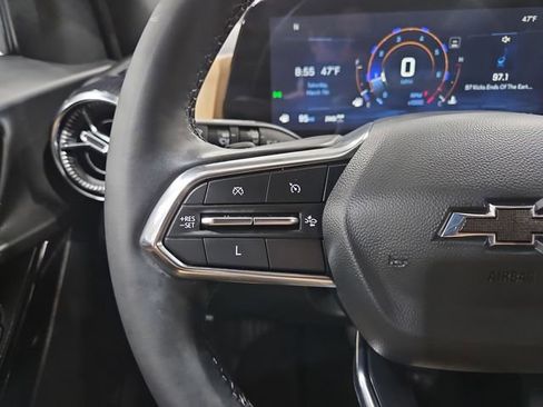 Used 2025 Chevrolet Equinox ACTIV w/ Safety and Technology Package image 21