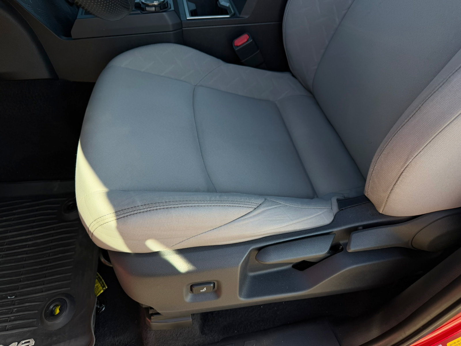 Used 2024 Toyota Tacoma SR5 AWD/4WD image 12