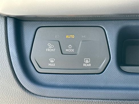 New 2025 Volkswagen ID. Buzz Pro S image 32