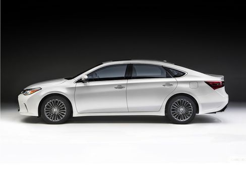 Used 2016 Toyota Avalon Touring FWD image 1