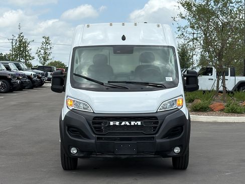 Used 2025 RAM ProMaster 2500 w/ Convenience Group FWD image 2