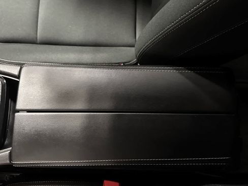 Used 2023 Nissan Rogue S image 17