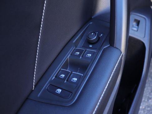 Used 2024 Volkswagen Tiguan SE R-Line image 25