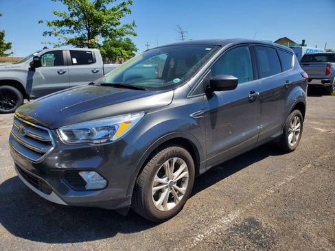 Used 2019 Ford Escape SE AWD/4WD image 2