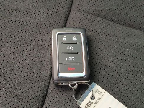 New 2026 Jeep Grand Cherokee Altitude image 30