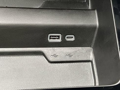 Certified 2025 Chevrolet Suburban Premier w/ Sun And Tow Package image 27