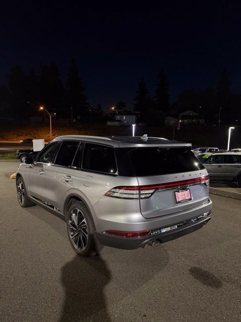 Used 2020 Lincoln Aviator Reserve w/ Equipment Group 202A AWD/4WD image 2