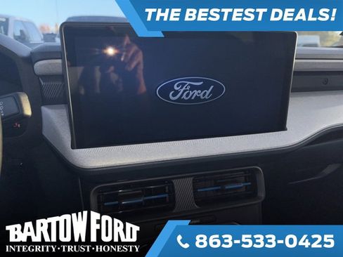 Used 2025 Ford Maverick XLT w/ XLT Luxury Package image 10
