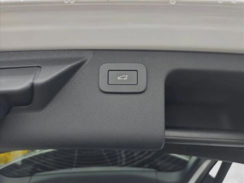 New 2026 Land Rover Discovery Sport Landmark AWD/4WD image 13