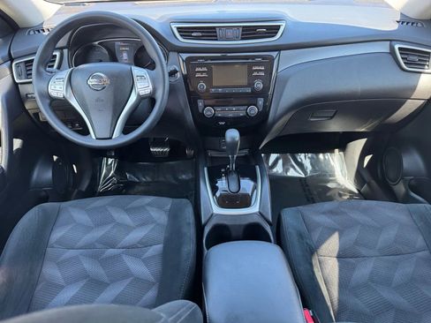 Used 2015 Nissan Rogue SV w/ SV Moonroof Package image 11