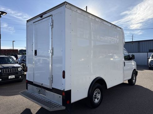 Used 2020 Chevrolet Express 3500 w/ Driver Convenience Package image 5