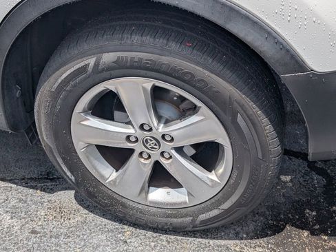 Used 2015 Toyota RAV4 XLE FWD image 10