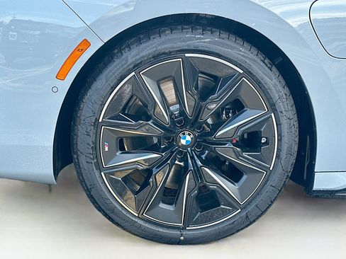 New 2026 BMW 750e xDrive w/ Executive Package image 27