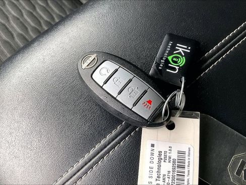 Used 2022 Nissan Pathfinder SV image 10