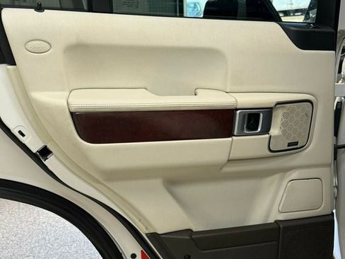 Used 2010 Land Rover Range Rover HSE AWD/4WD image 25