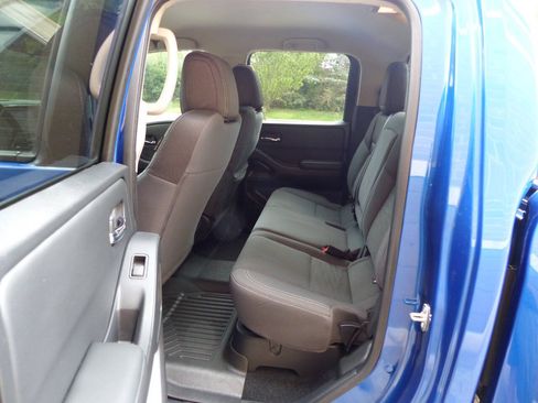 Used 2024 Nissan Frontier SV w/ Technology Package AWD/4WD image 34