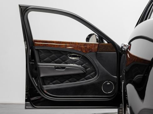 Used 2016 Bentley Mulsanne Speed image 38