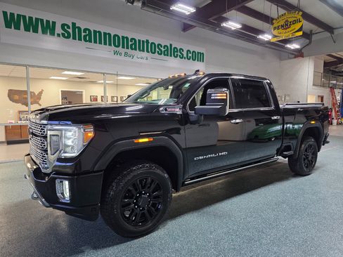 Used 2021 GMC Sierra 2500 Denali w/ Denali Black Diamond Edition image 2
